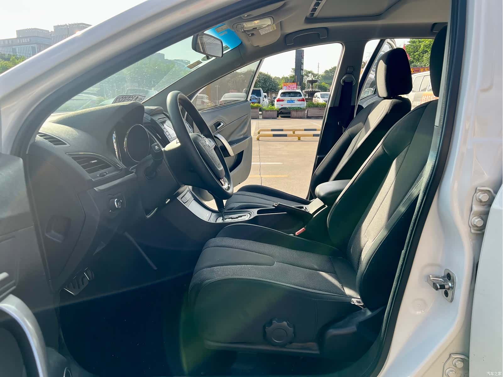 MG MG5, 2013 4