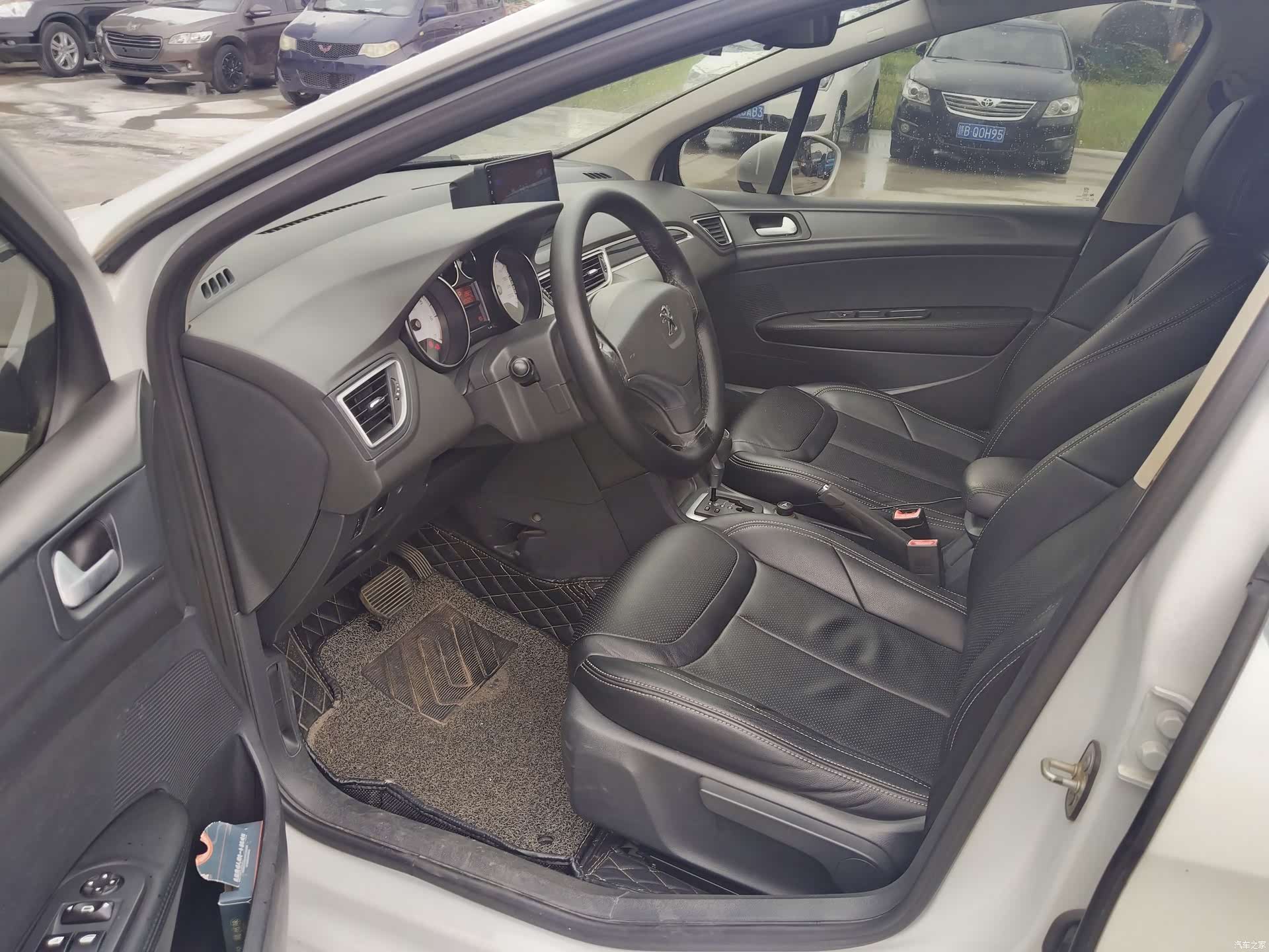 Peugeot 308, 2015 все фото