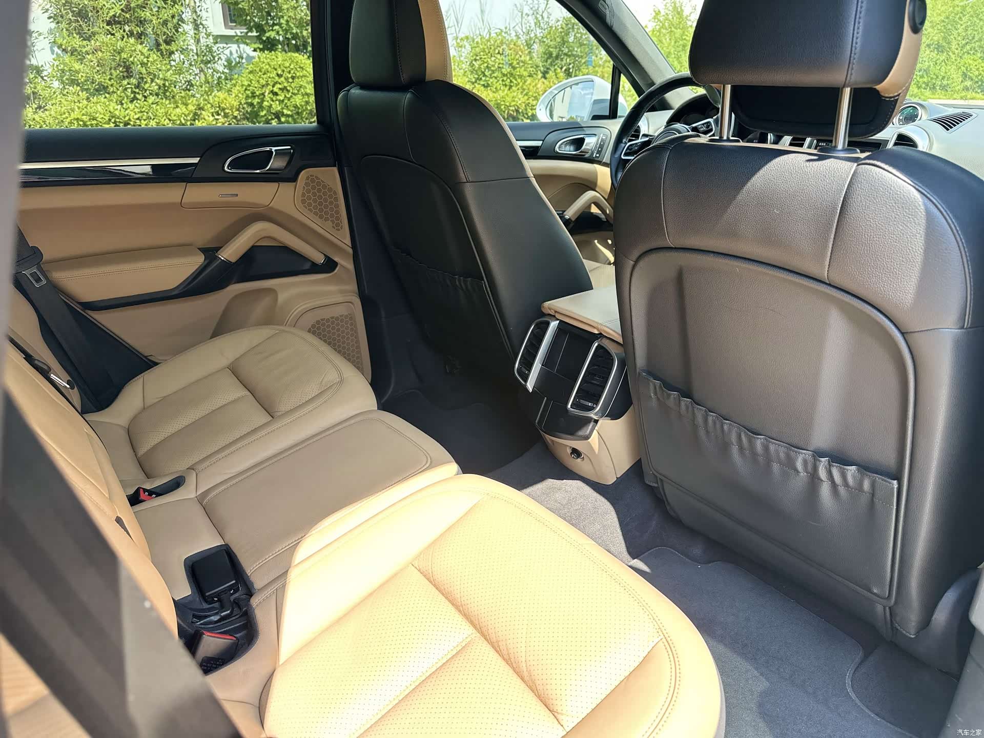 Porsche Cayenne, 2015 9