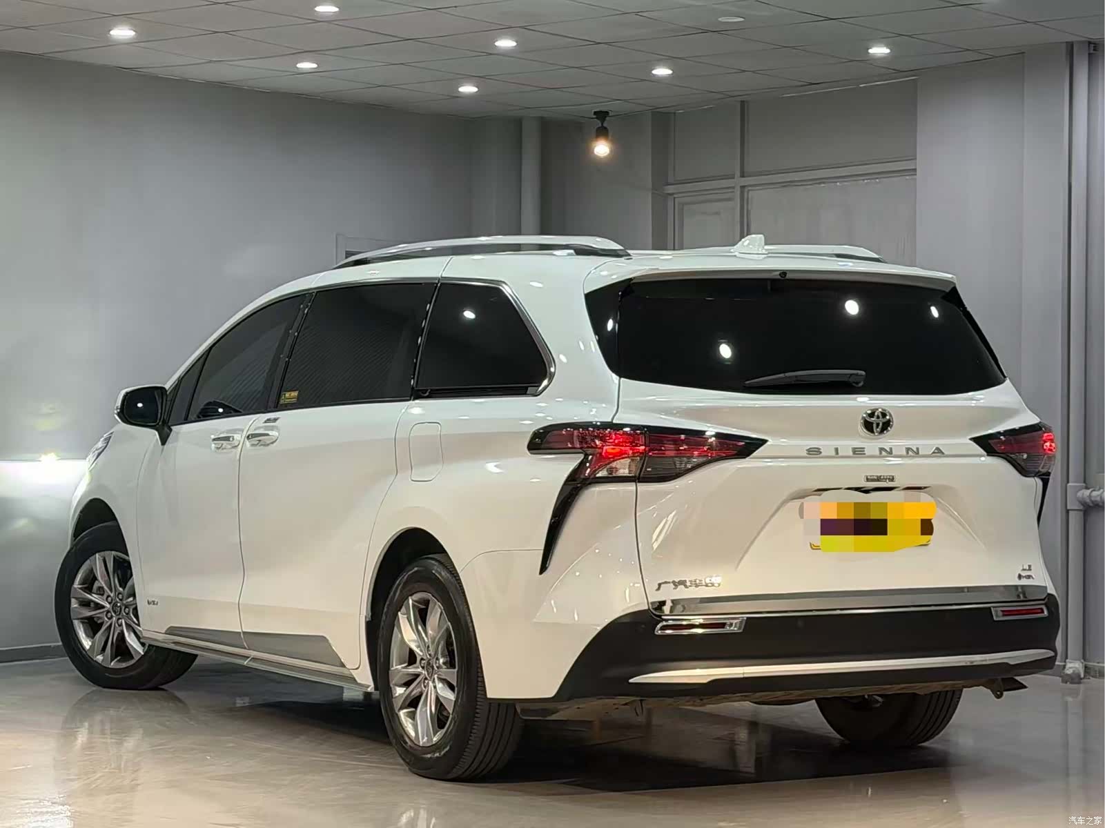 Toyota Sienna, 2024 3