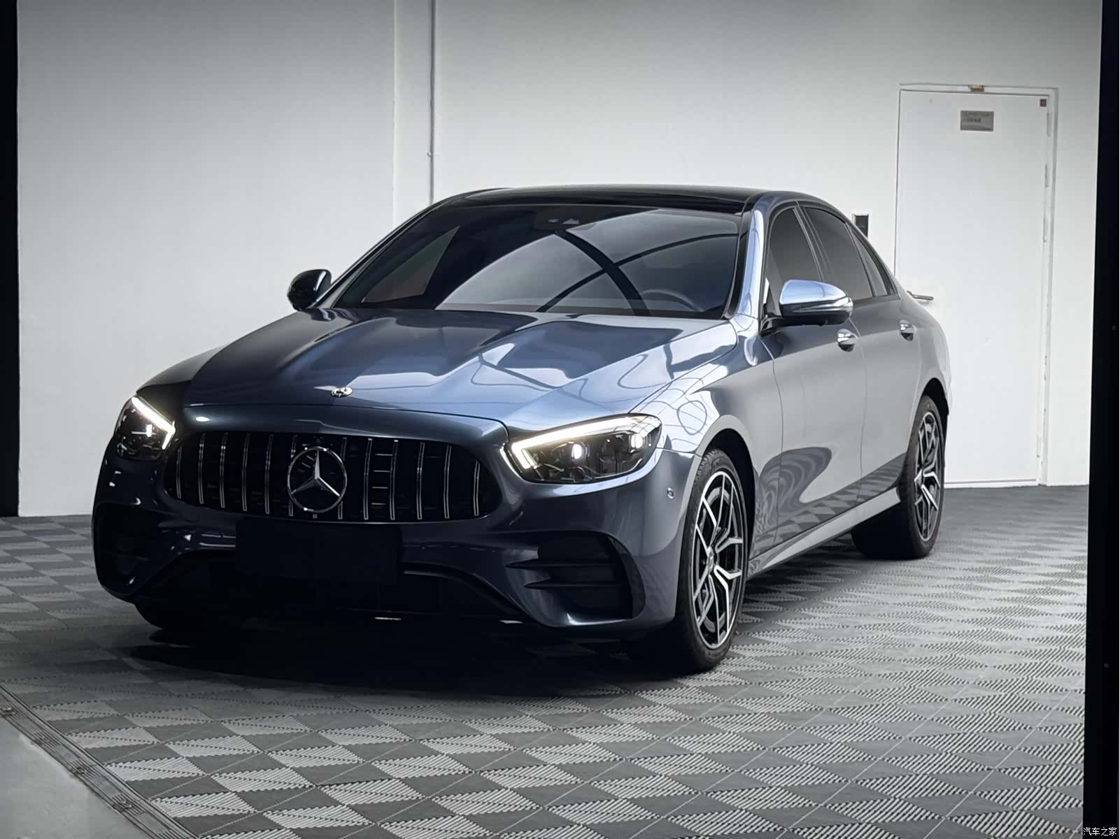 Mercedes-Benz E-Class, 2021 1