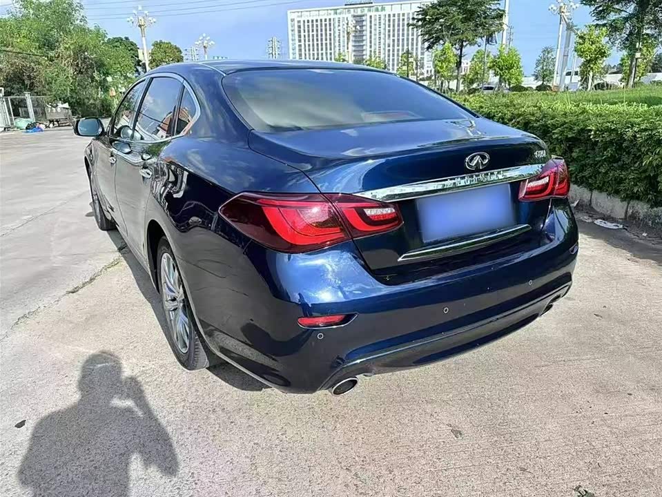 Infiniti Q70 Infiniti Q70