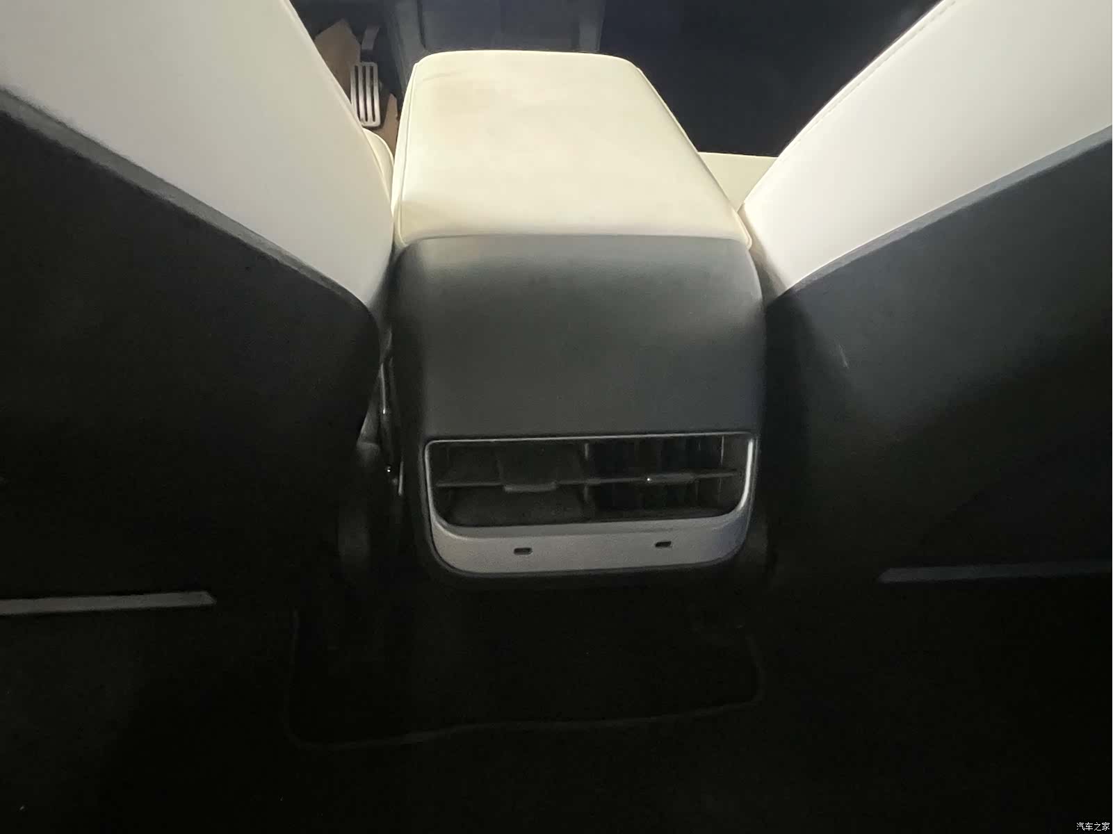 Tesla Model 3, 2022 11