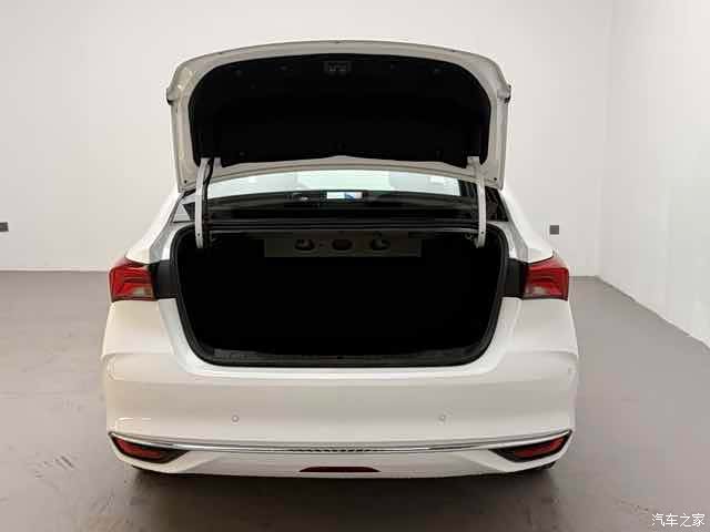 Buick Verano, 2025 10