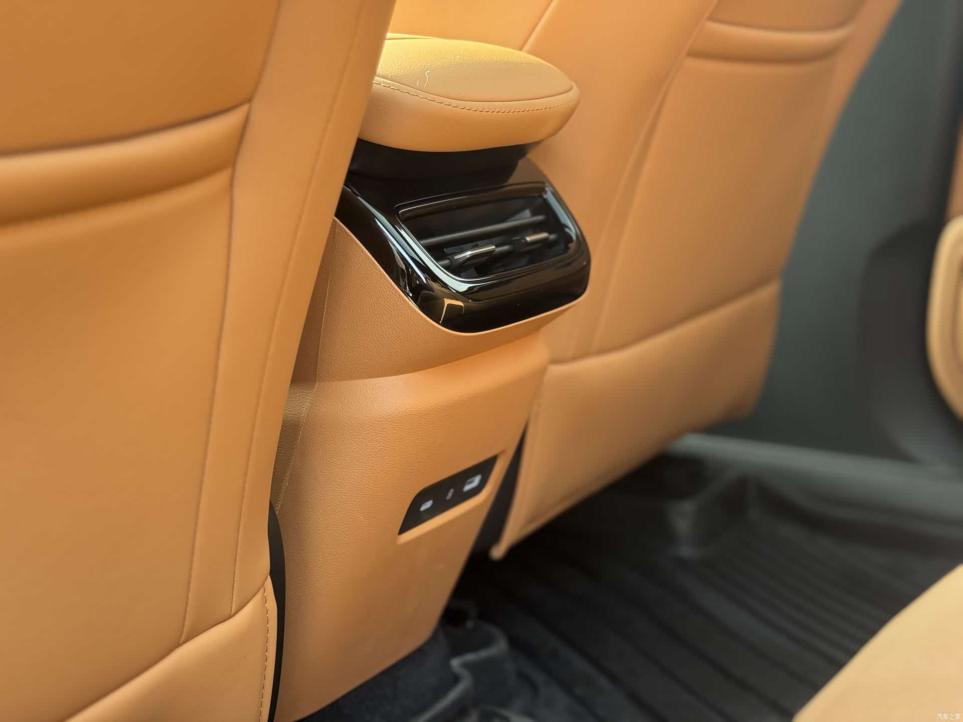 Geely Galaxy L7, 2025 14