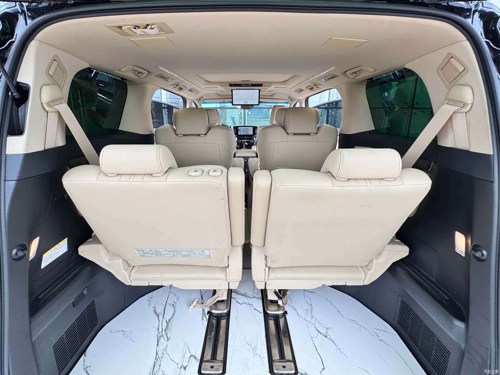 Toyota Alphard, 2021 21
