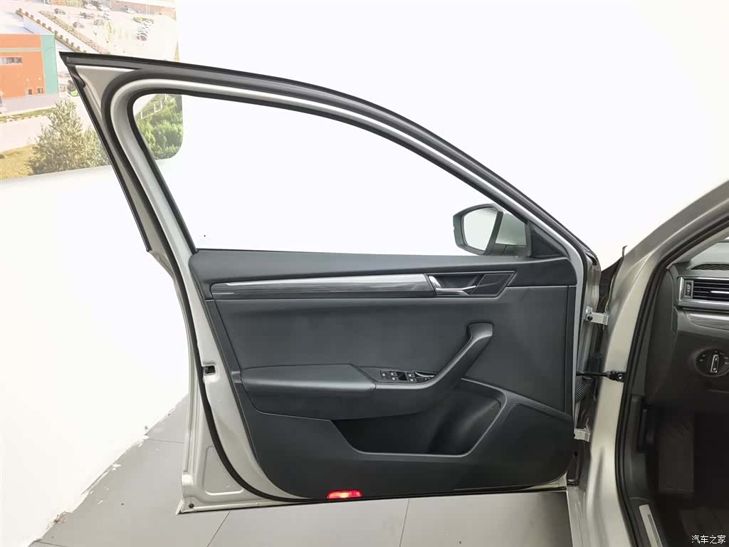 Skoda Superb, 2018 8