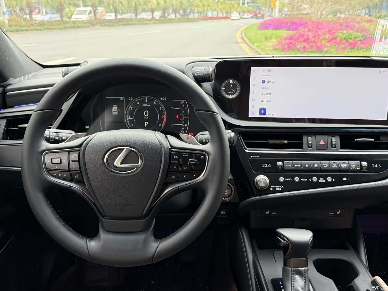 Lexus ES, 2024 все фото