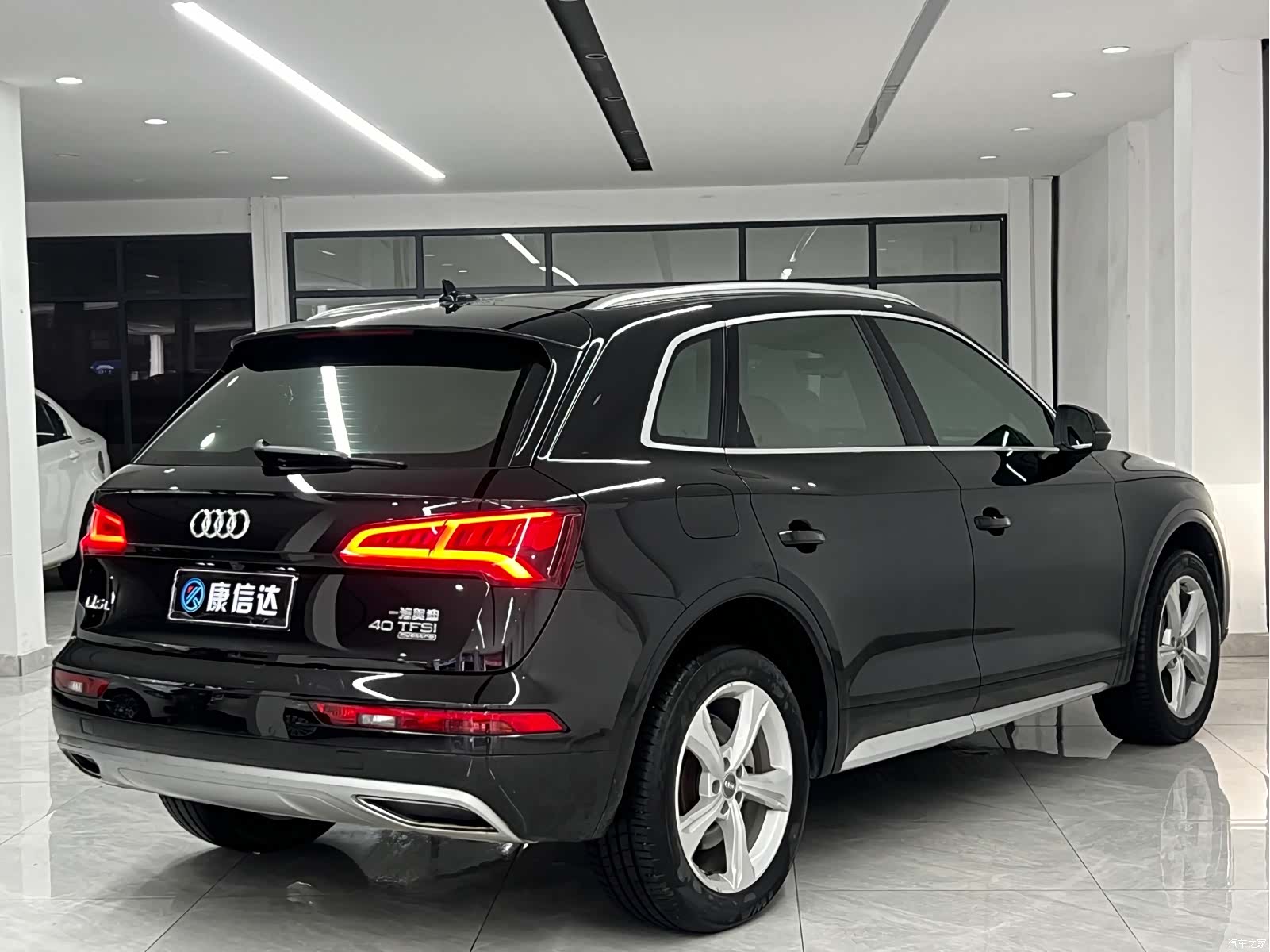 Audi Q5L, 2019 11