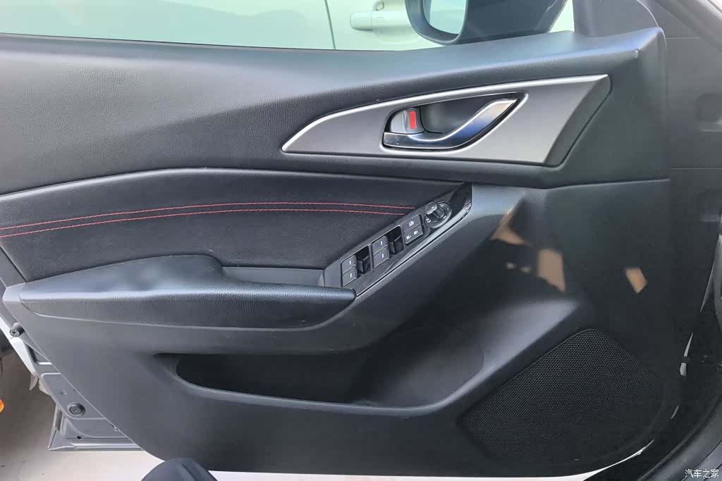 Mazda Mazda3, 2017 7