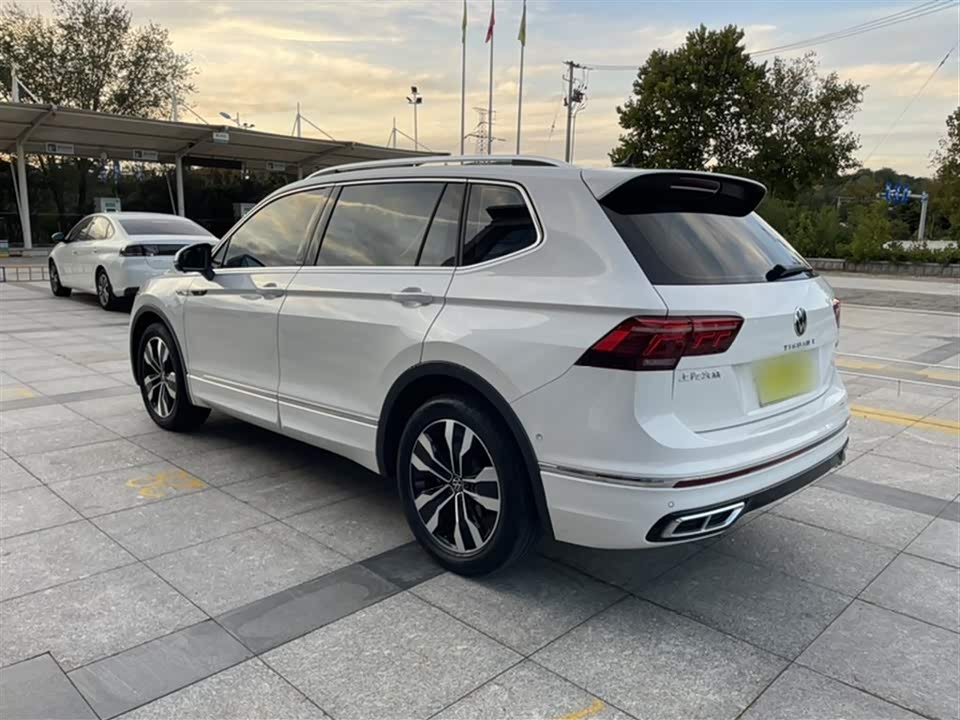 Volkswagen Tiguan L