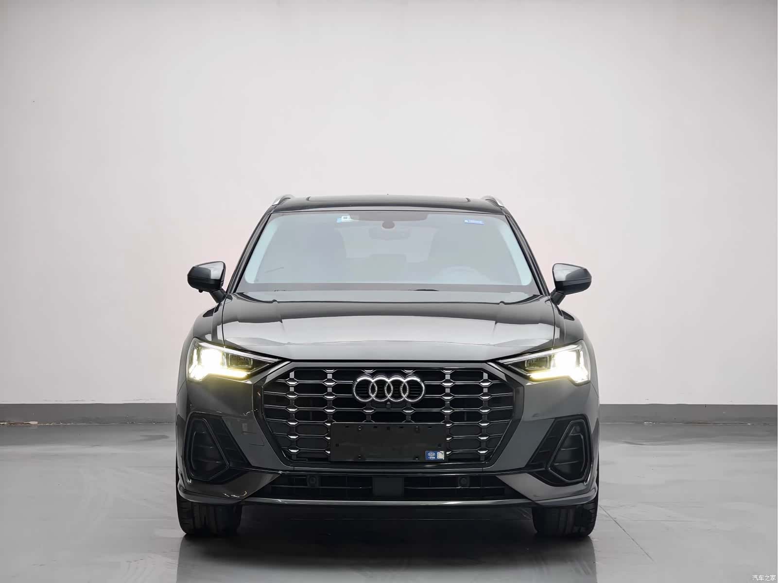 Audi Q3, 2023 2