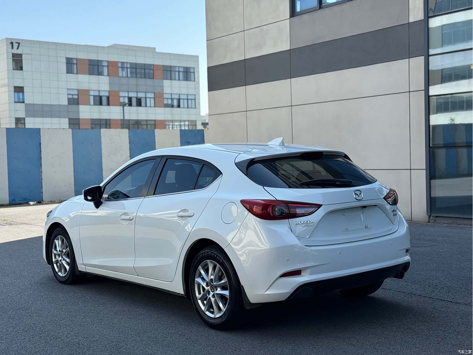 Mazda Mazda3, 2017 10