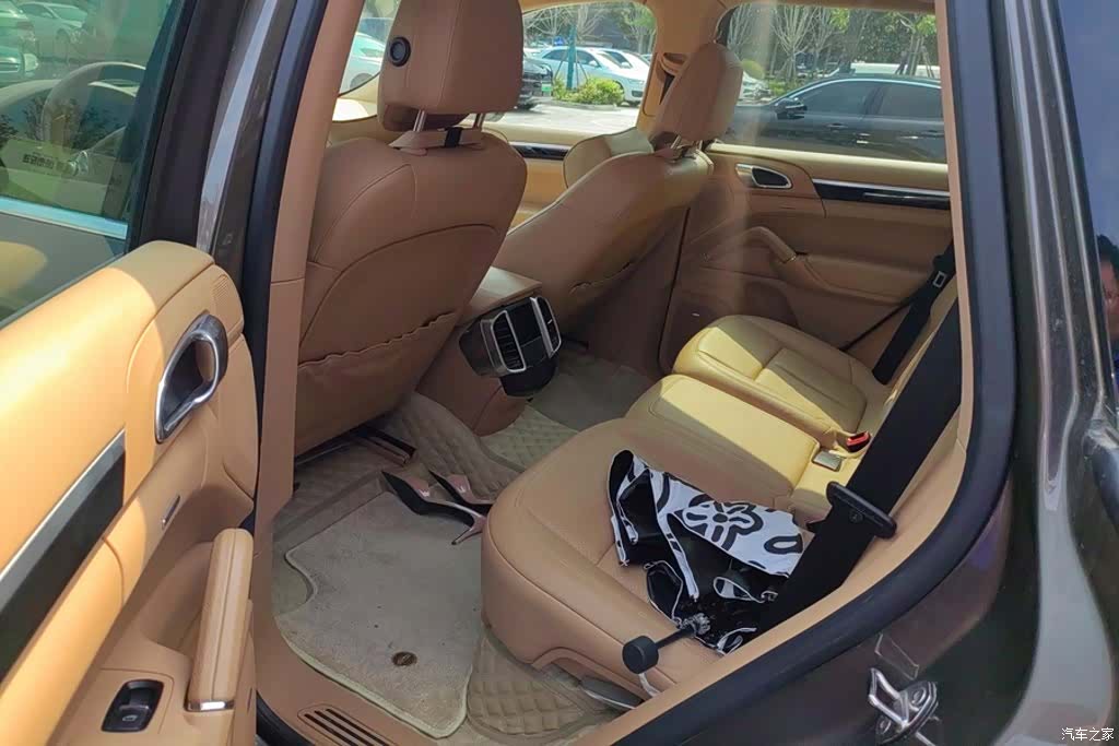 Porsche Cayenne, 2013 11