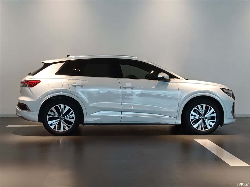 Audi Q4 e-tron, 2023 3