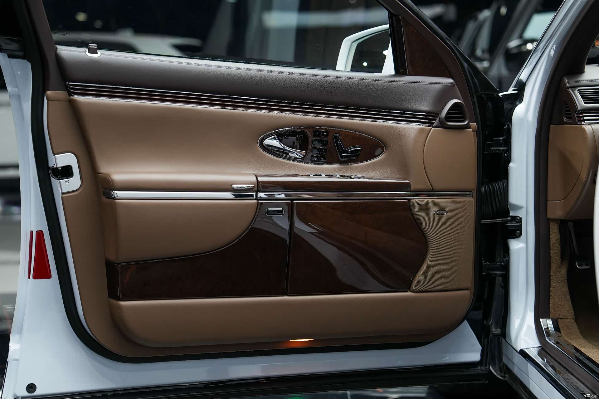 Maybach 57, 2012 24