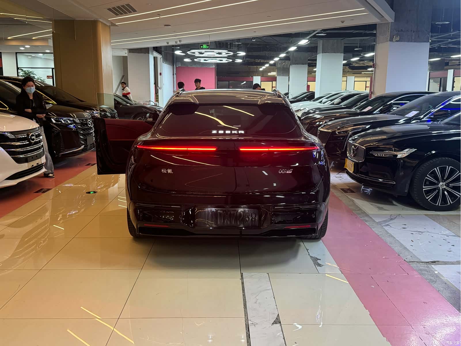 Zeekr 007, 2025 16