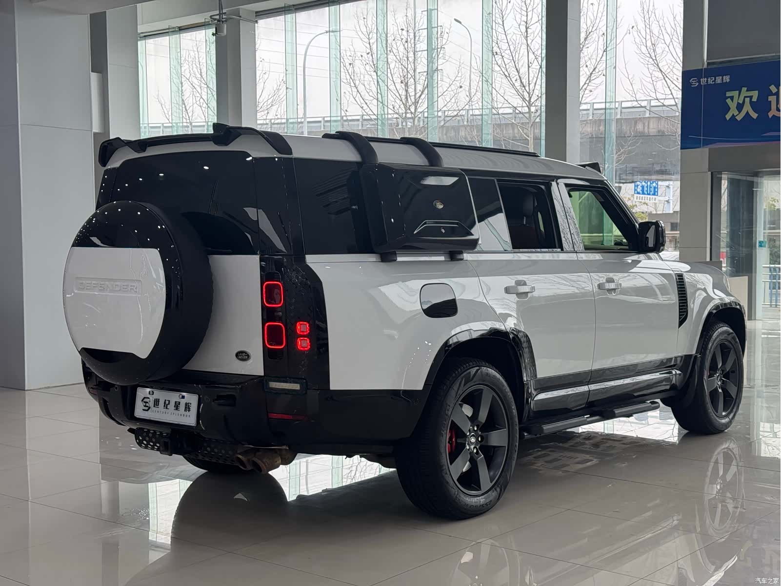 Land Rover Defender, 2023 все фото