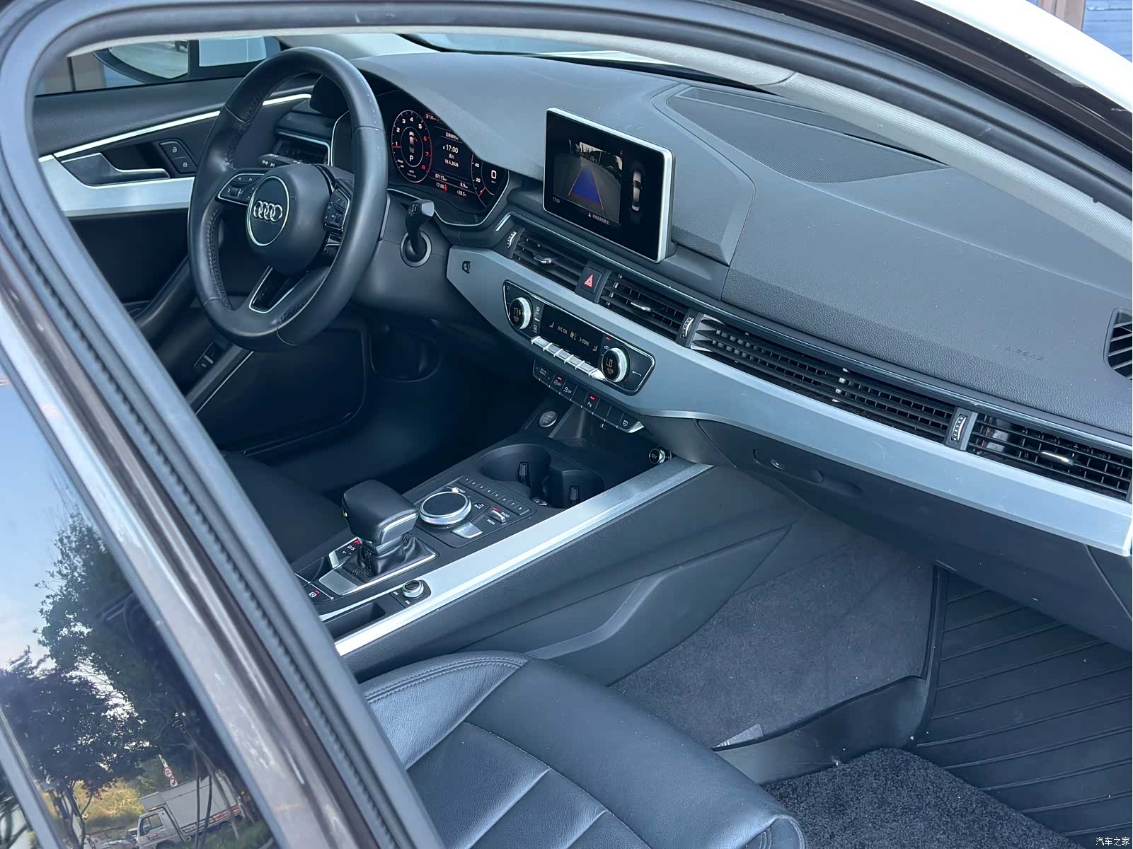 Audi A4L, 2018 6