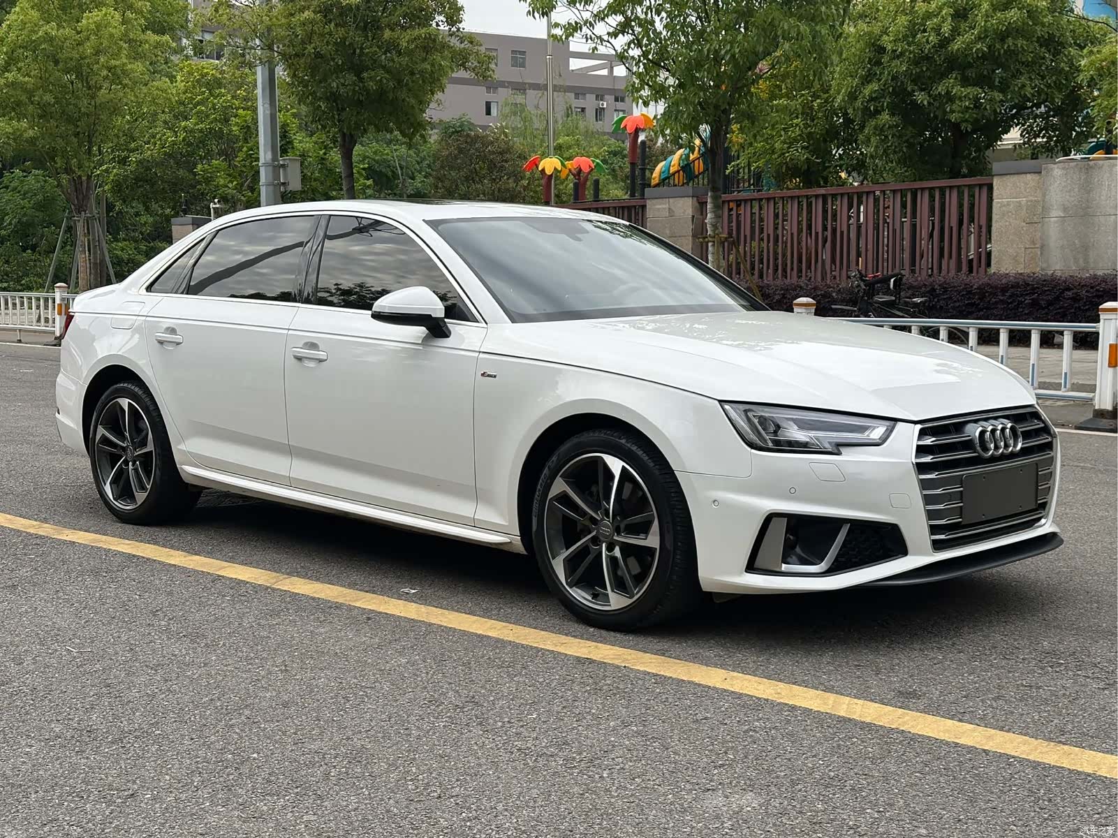 Audi A4L, 2019 3