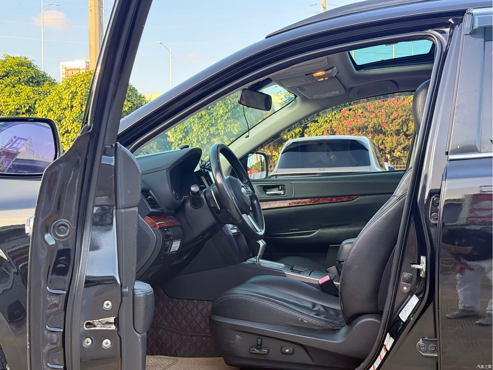 Subaru Outback, 2011 8