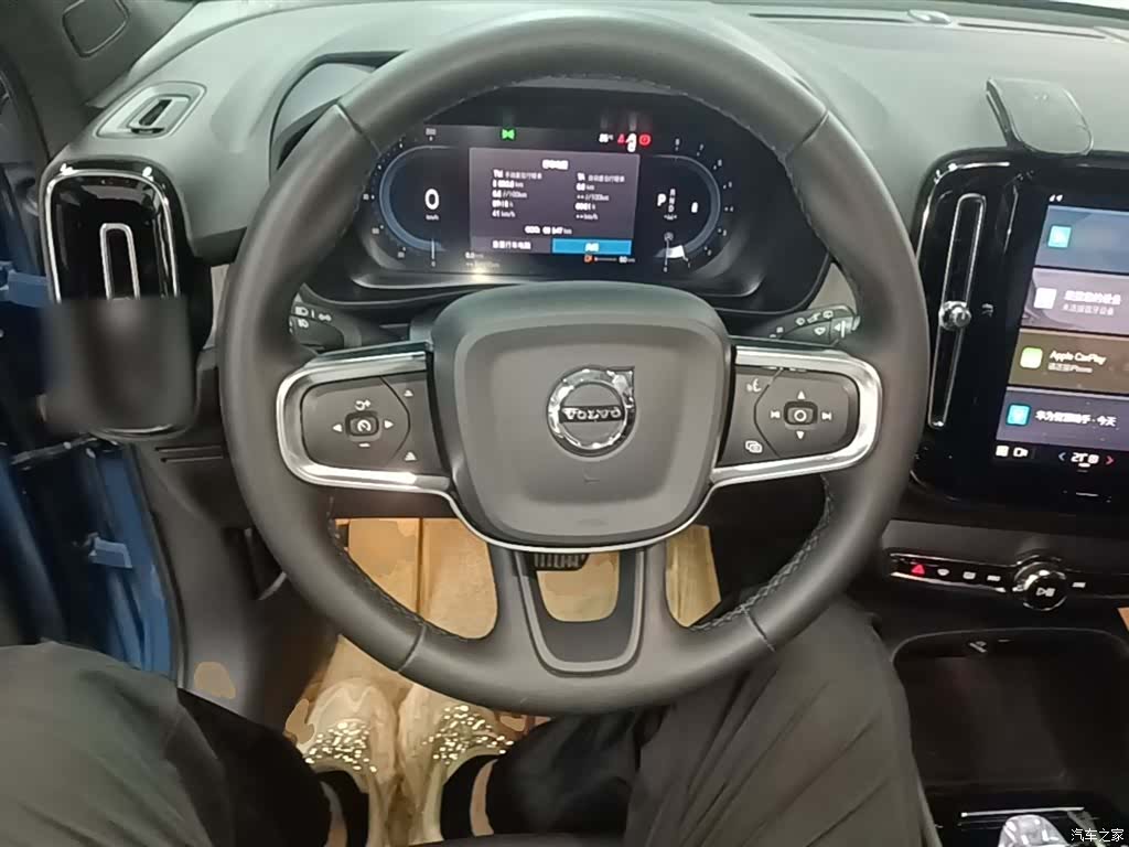 Volvo XC40, 2023 11
