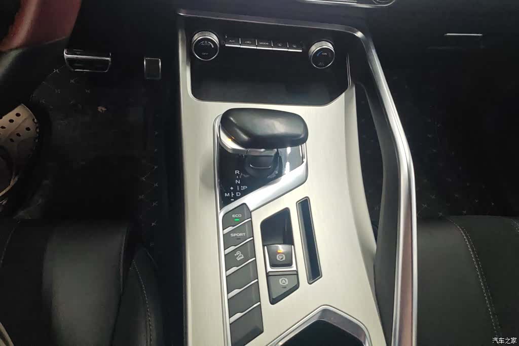 Geely Coolray, 2022 16