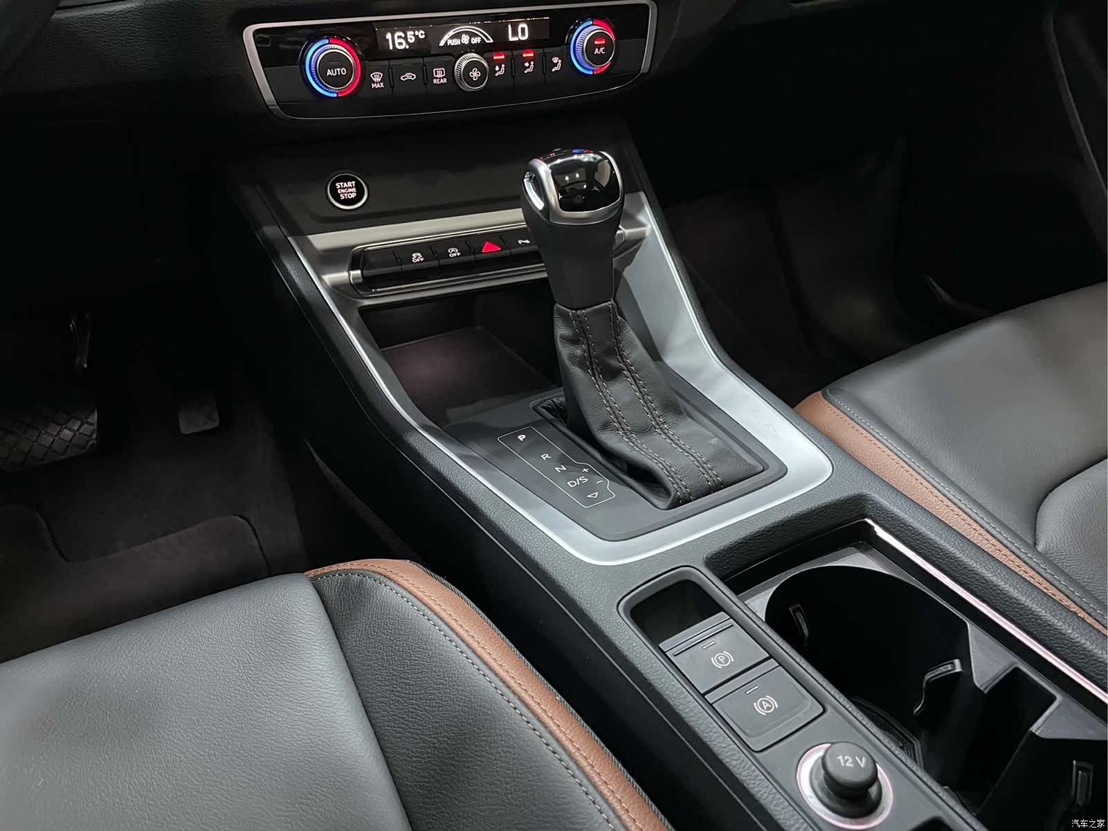 Audi Q3, 2022 10