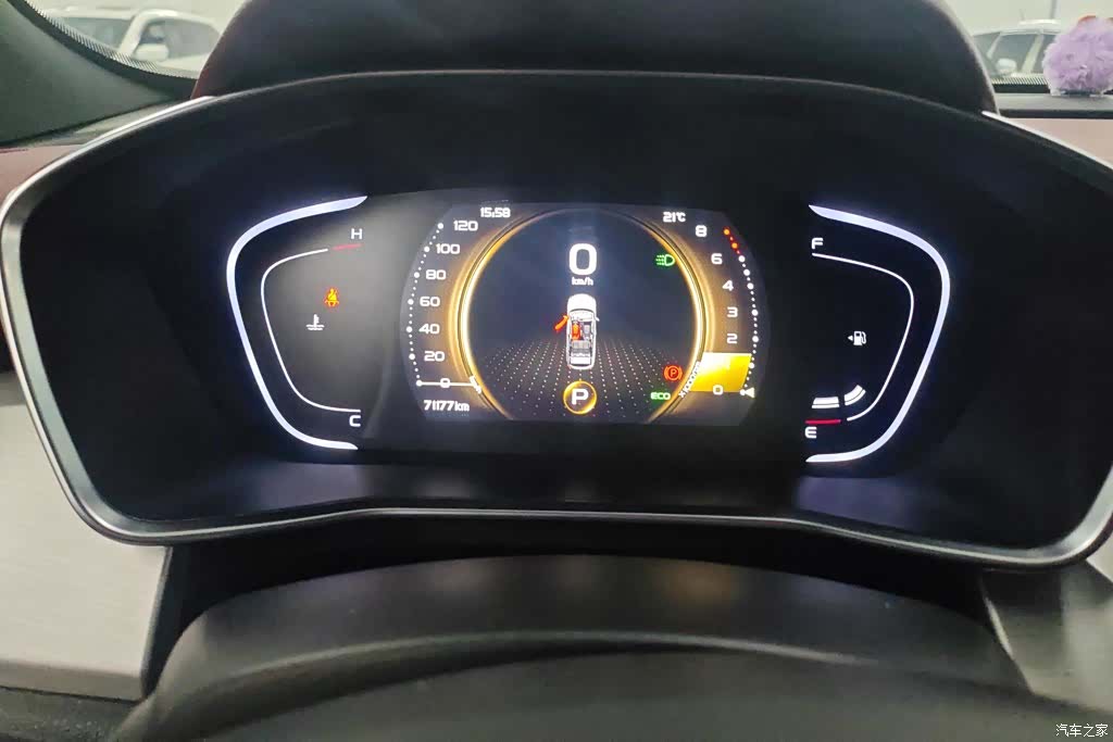 Geely Coolray, 2022 14