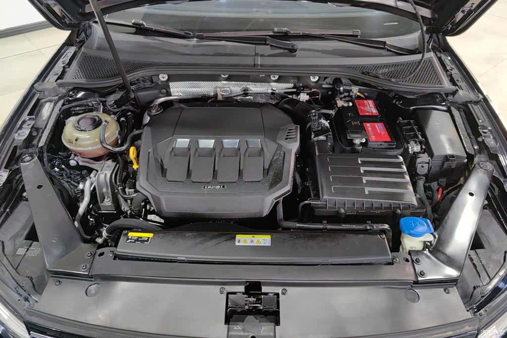 Volkswagen Magotan, 2021 10