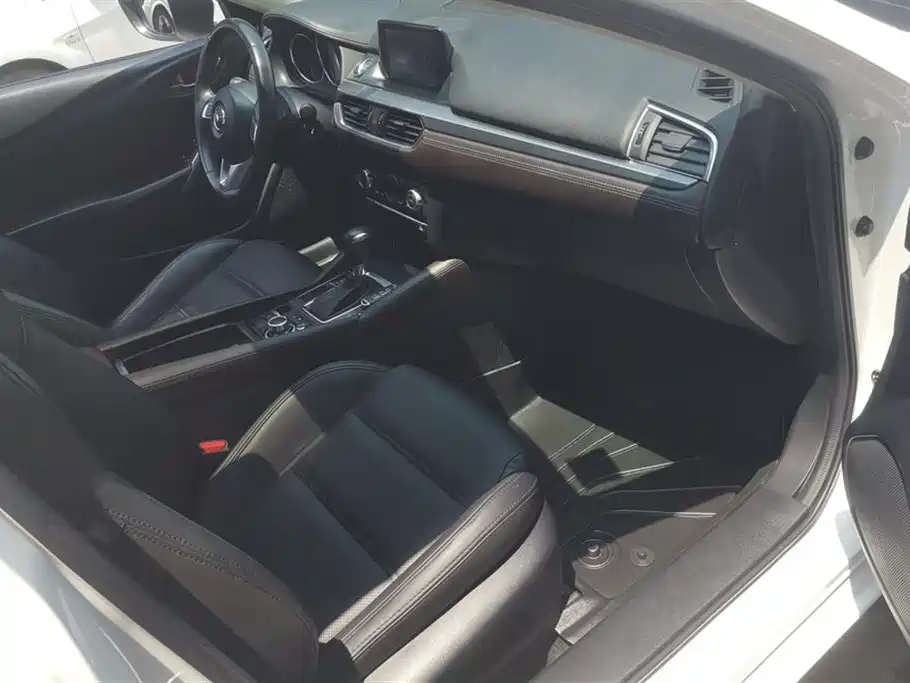 Mazda Atez