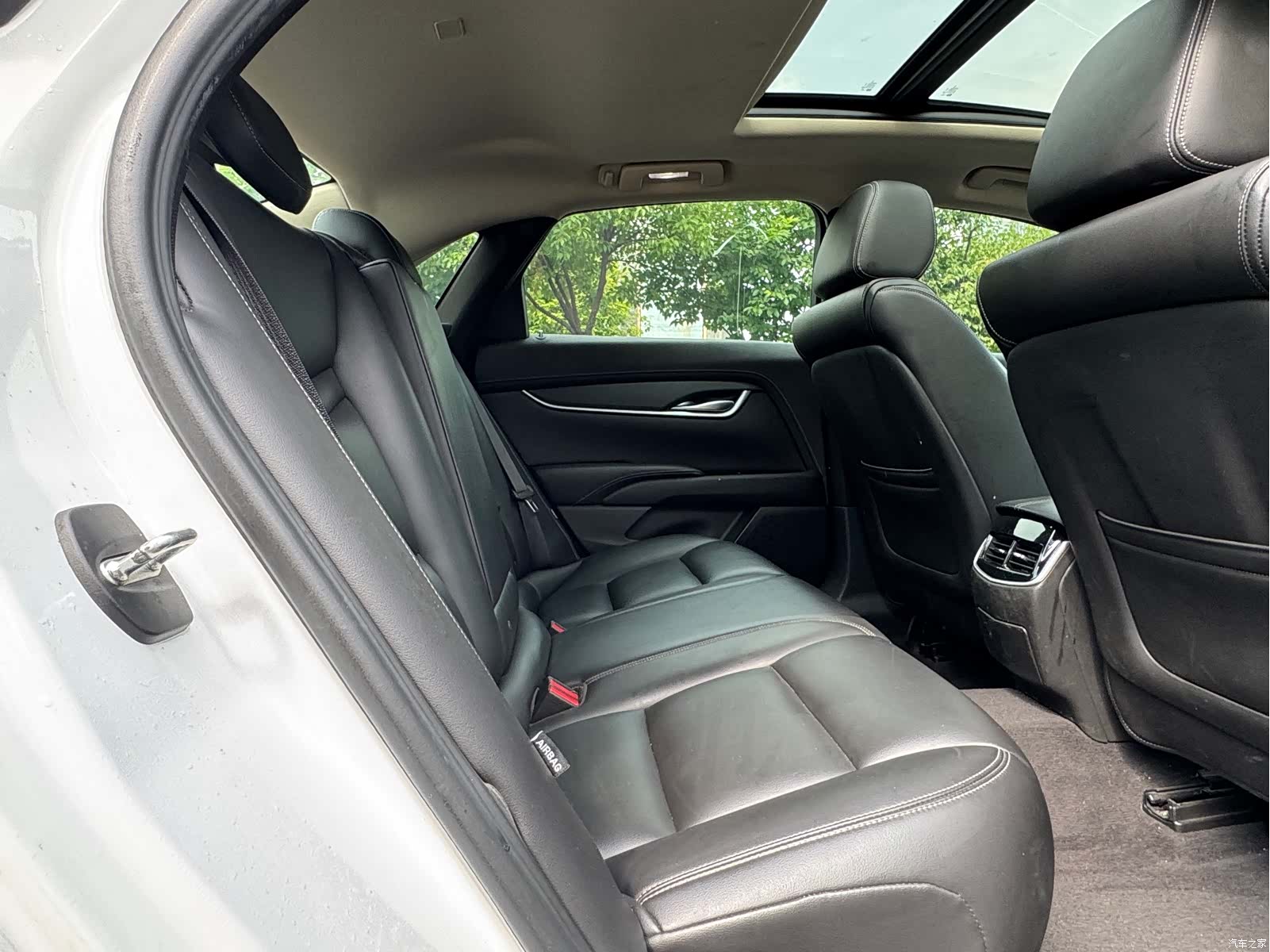 Cadillac XTS, 2019 3