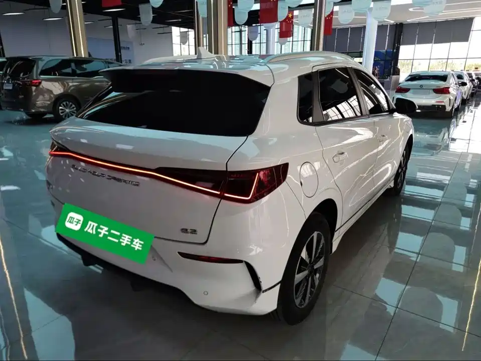 BYD e2