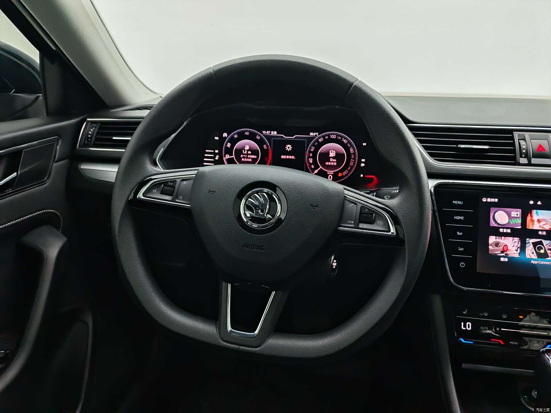 Skoda Superb, 2024 17