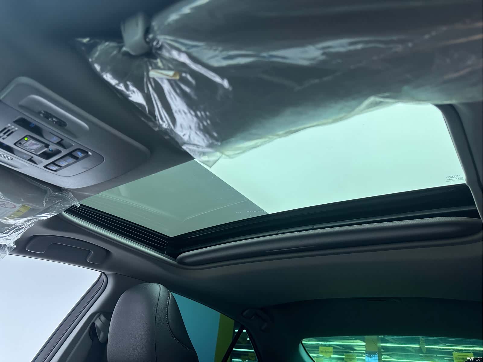 Toyota Camry, 2022 11
