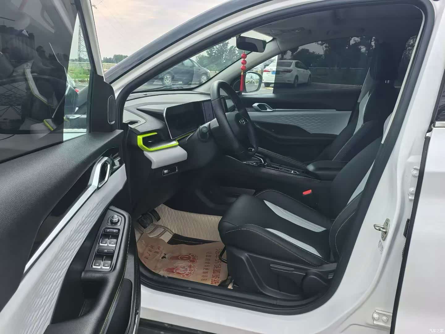 Geely Coolray, 2023 все фото