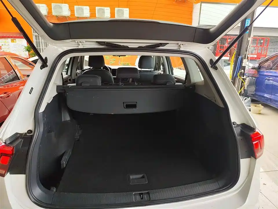 Volkswagen Tiguan L Volkswagen Tiguan L