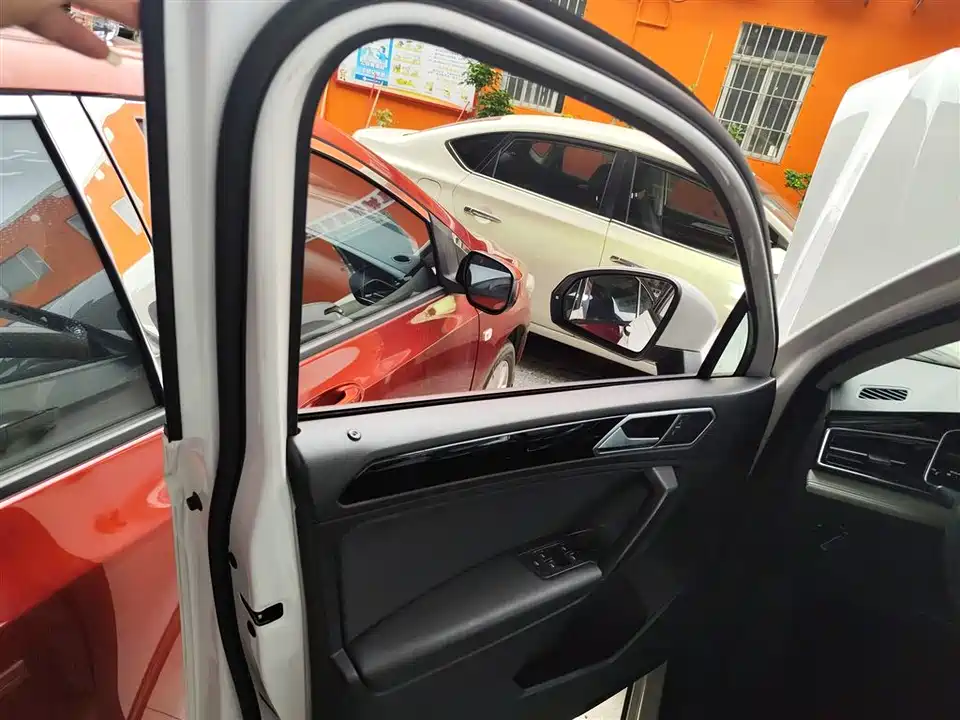 Volkswagen Tiguan L Volkswagen Tiguan L