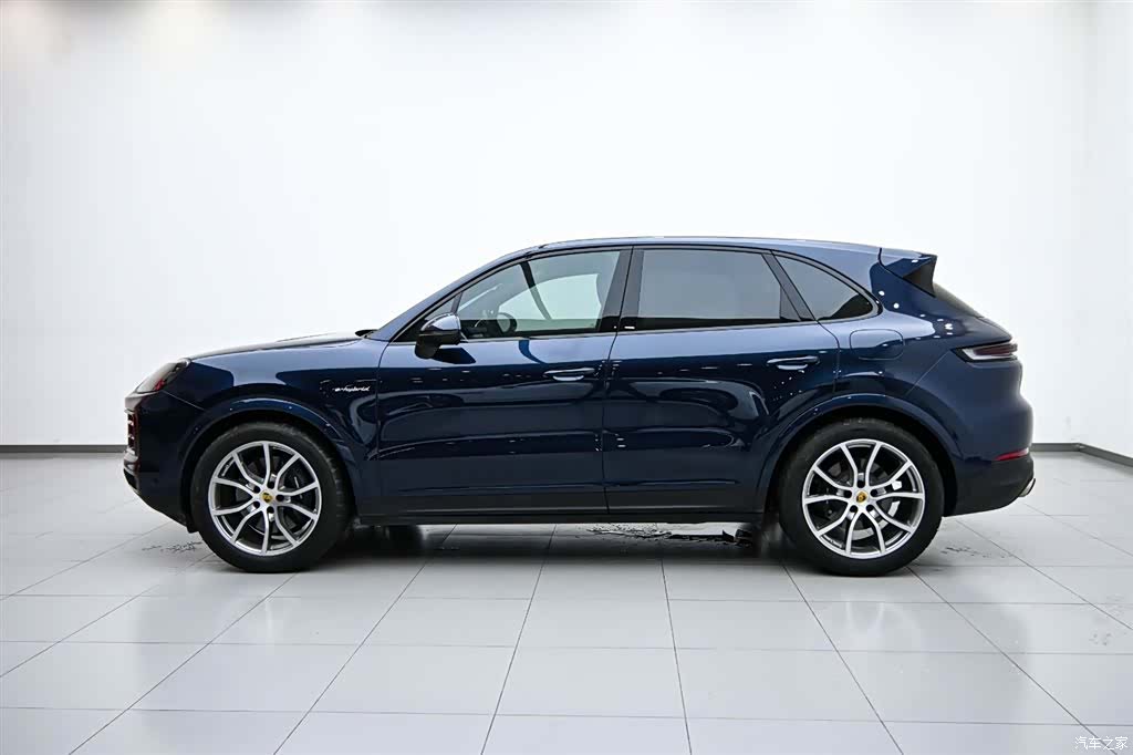 Porsche Cayenne, 2024 все фото