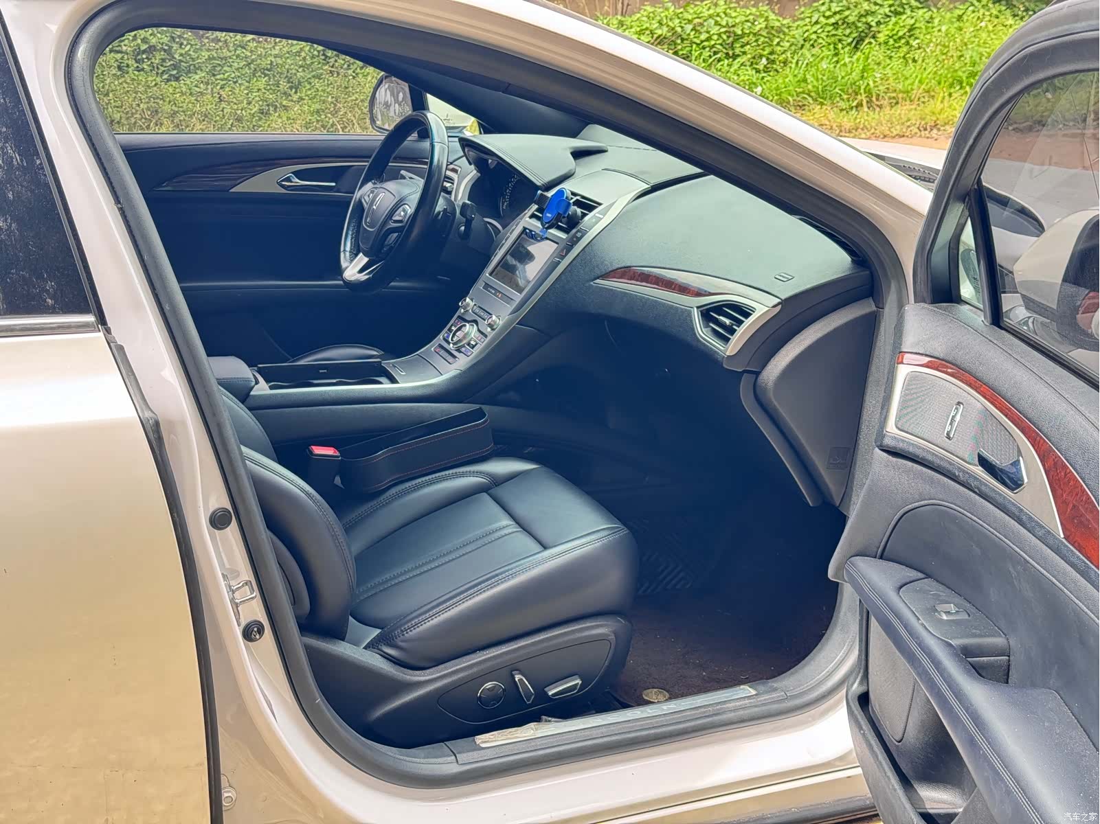 Lincoln MKZ, 2019 11