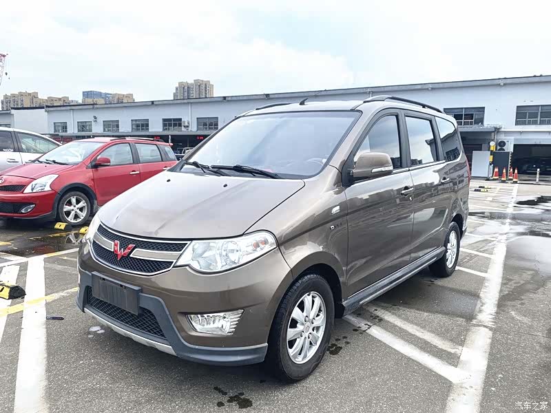 Wuling Hongguang, 2015 1