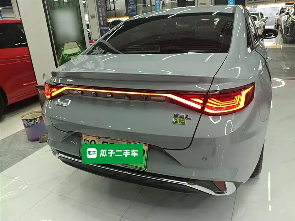 Geely Emgrand L HiP Geely Emgrand L HiP