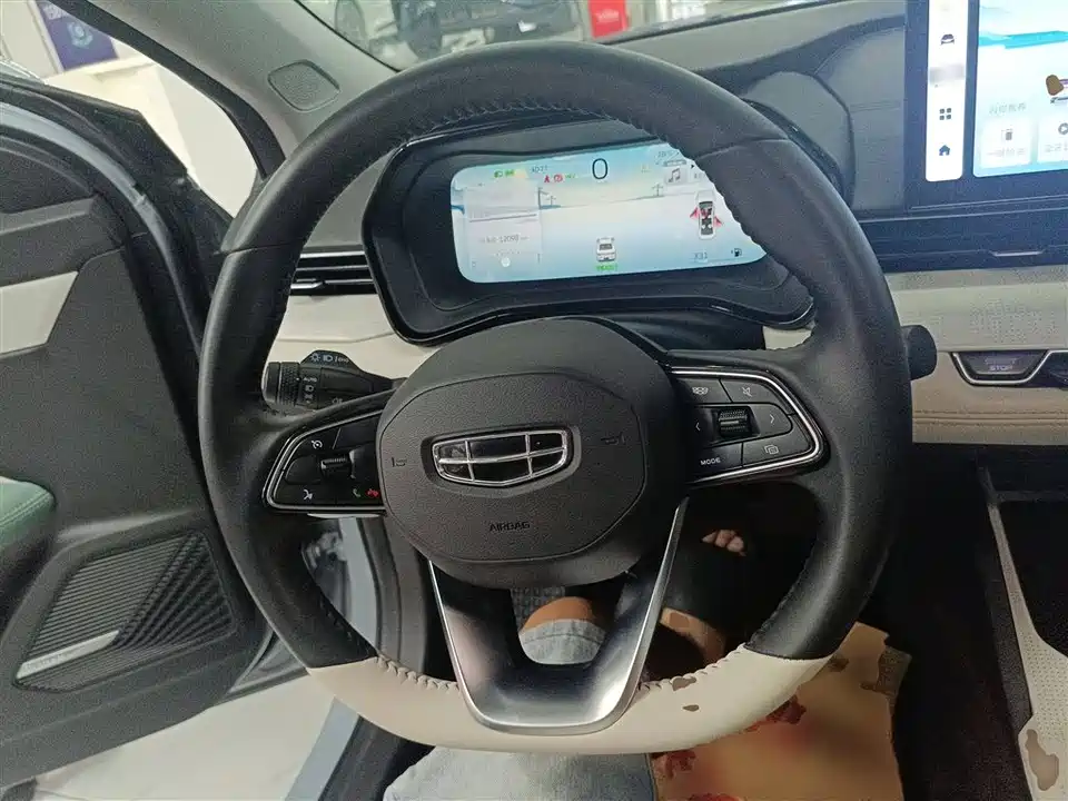 Geely Emgrand L HiP Geely Emgrand L HiP