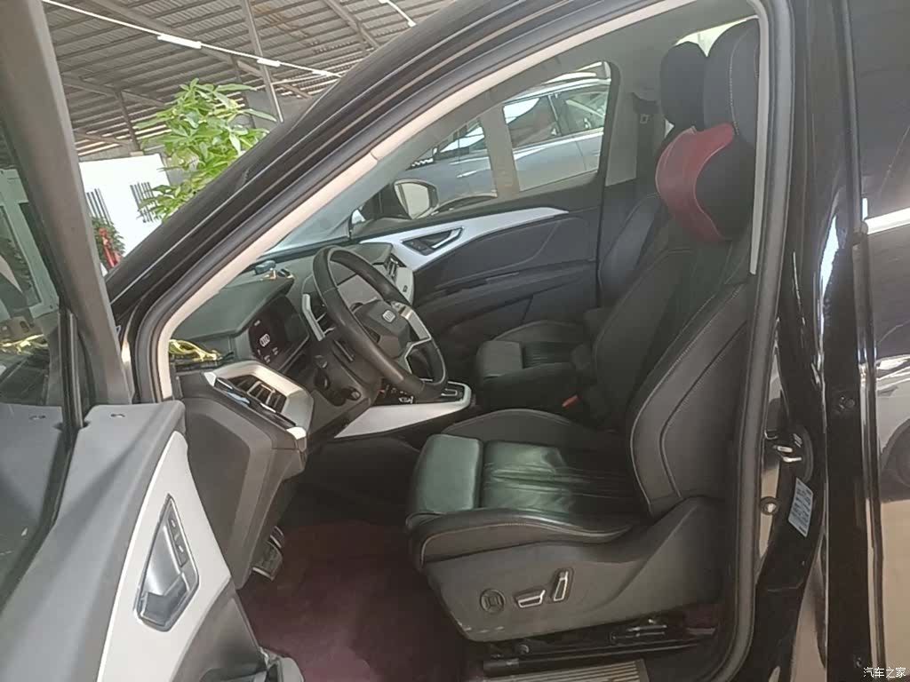 Audi Q5 e-tron, 2024 15
