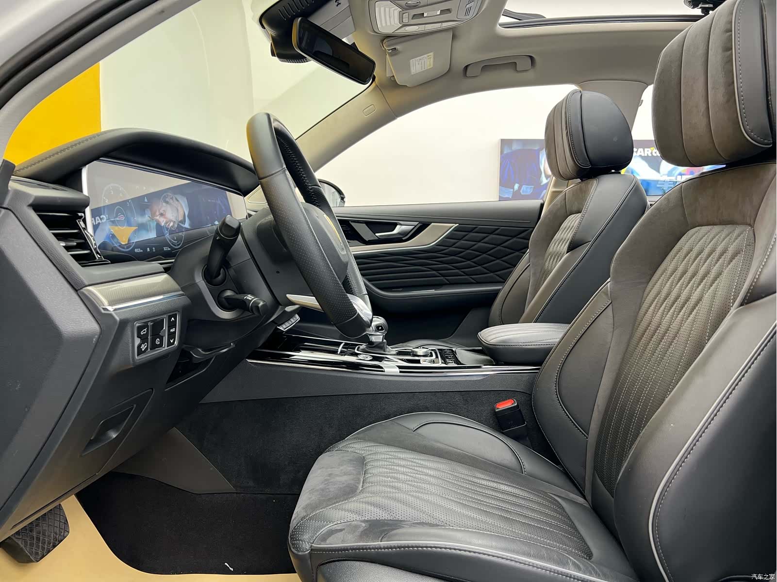 Hongqi HS5, 2023 8