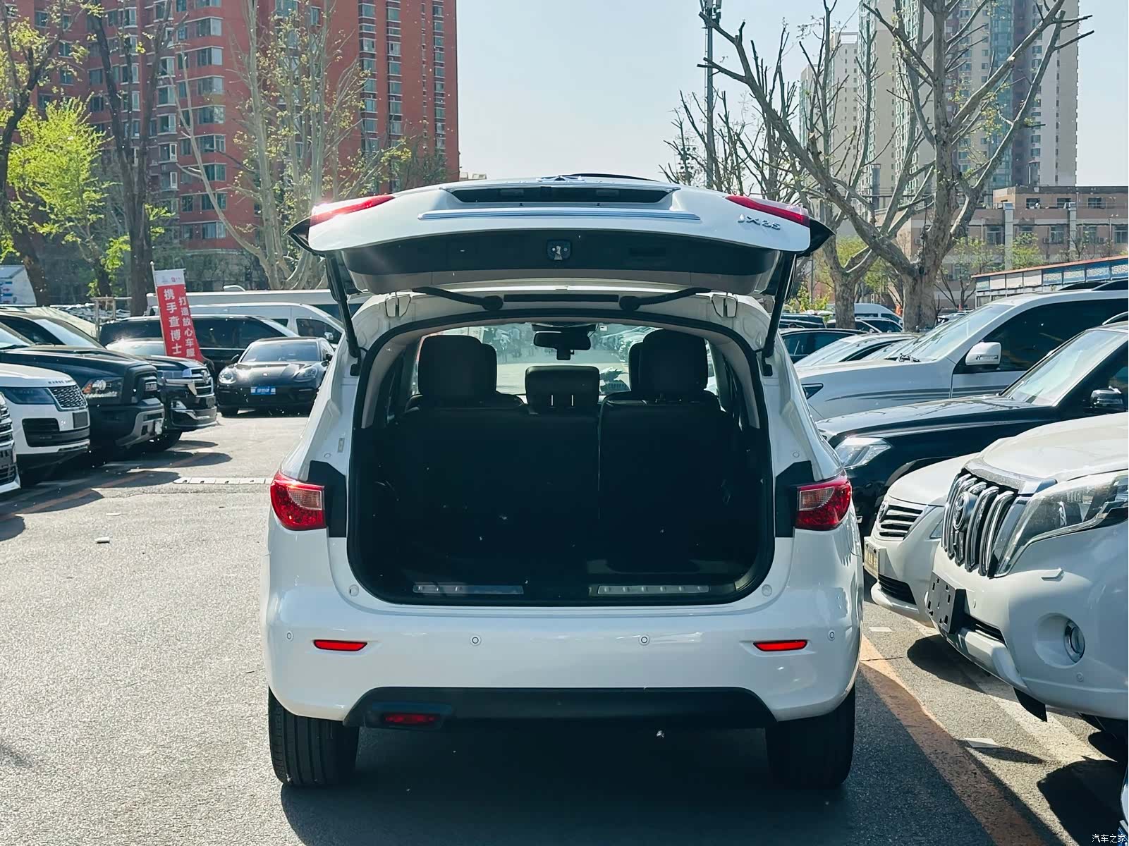 Infiniti JX35, 2014 29