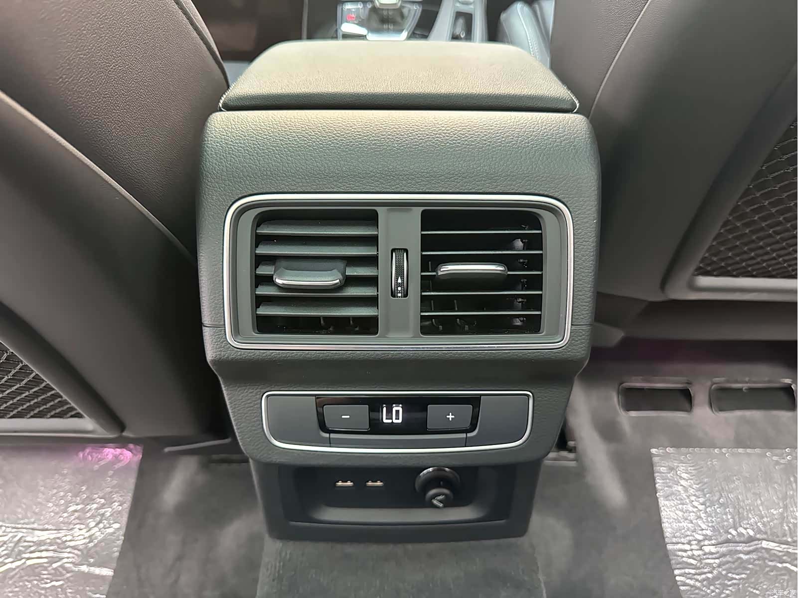 Audi Q5L, 2022 9