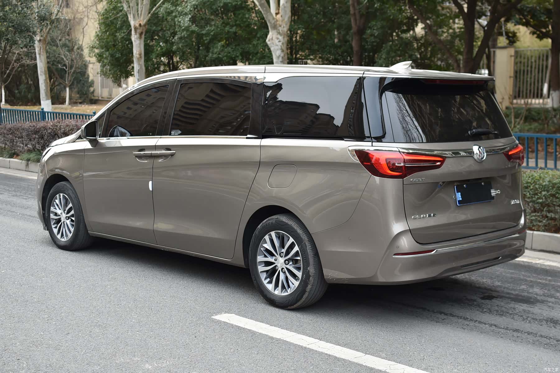 Buick GL8, 2021 10