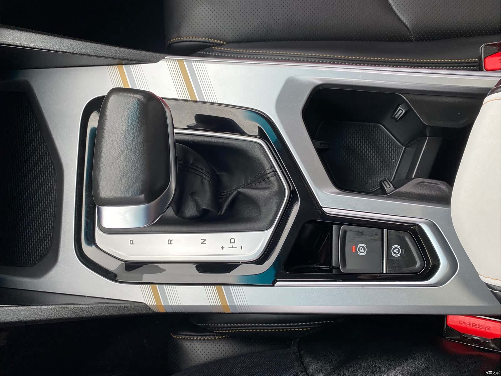 Geely Emgrand, 2022 13