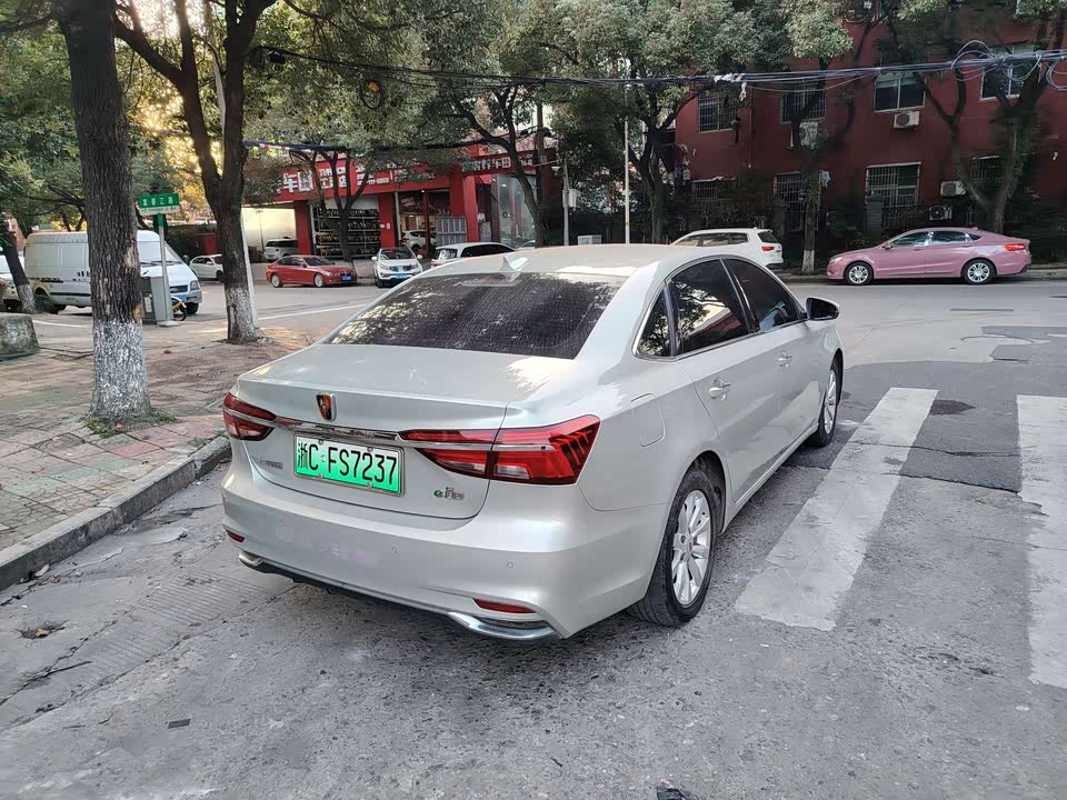 Roewe i6